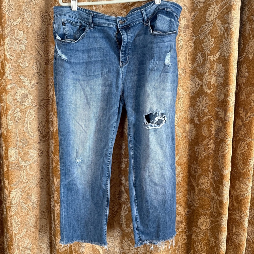Judy Blue Distressed Boyfriend Jeans 24W
